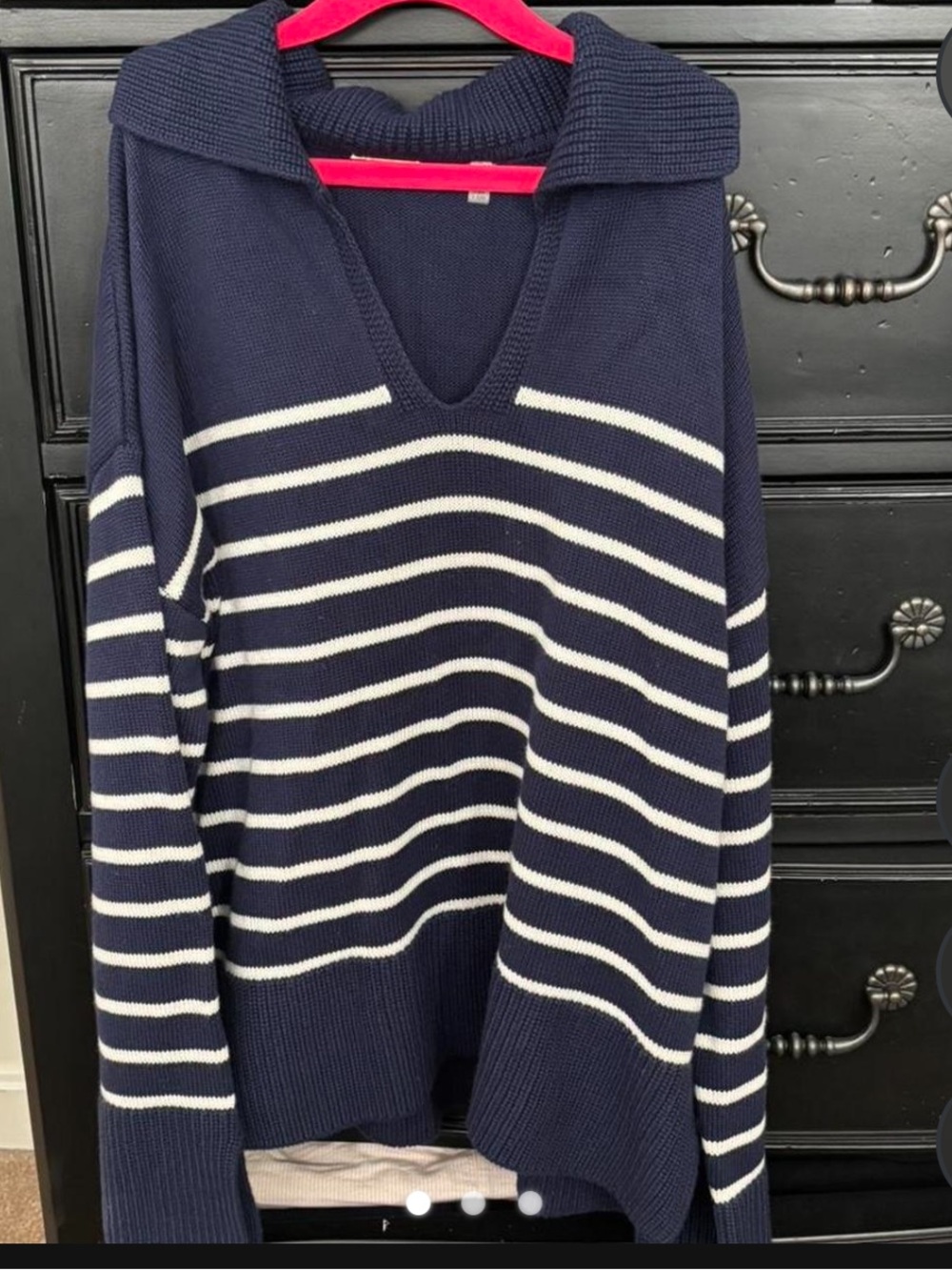 Elie Tahari Navy & White Striped V-Neck Pullover